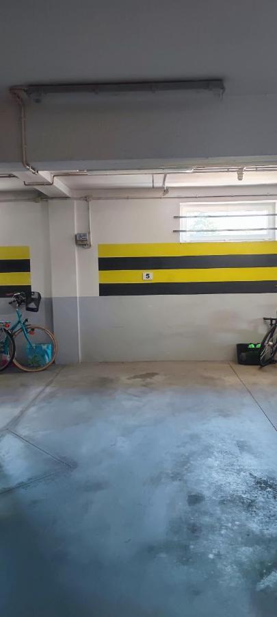 Cosmopolitan Apartament Z Bezplatnym, Prywatnym Parkingiem W Hali Garazowej Torun Bagian luar foto