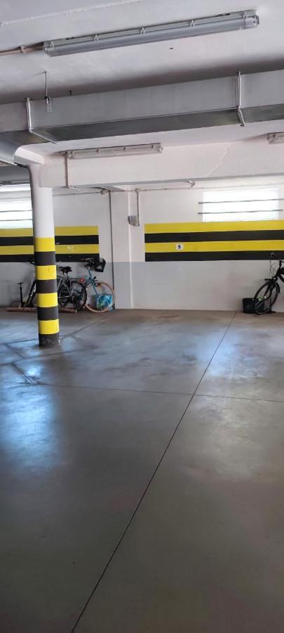 Cosmopolitan Apartament Z Bezplatnym, Prywatnym Parkingiem W Hali Garazowej Torun Bagian luar foto