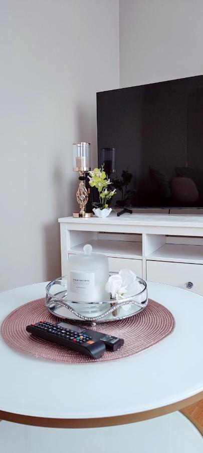 Cosmopolitan Apartament Z Bezplatnym, Prywatnym Parkingiem W Hali Garazowej Torun Bagian luar foto